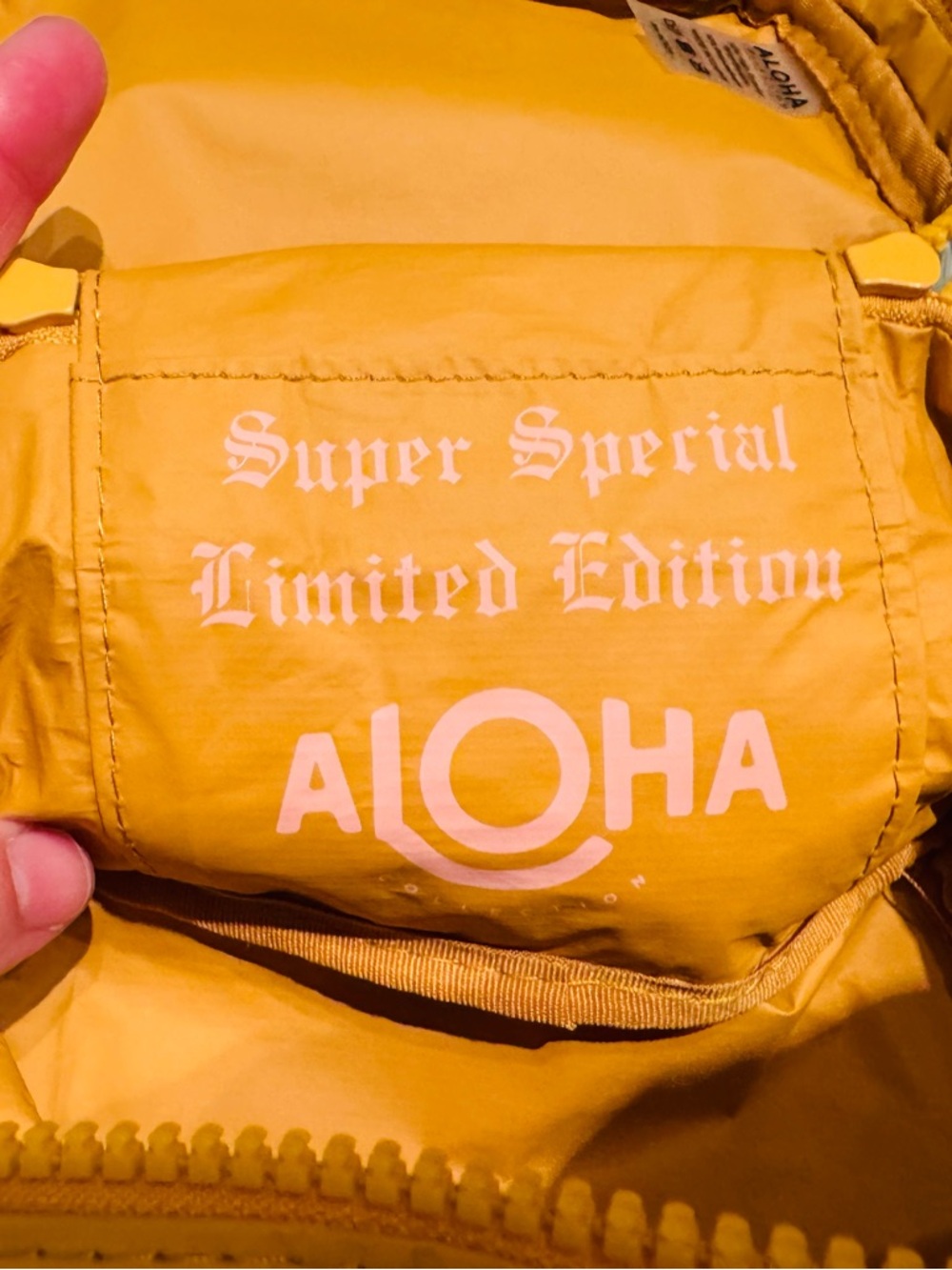 ALOHA Collection Super Special Limited Edition Opihi Crew Kit from the Big Show - Picture 4 of 7